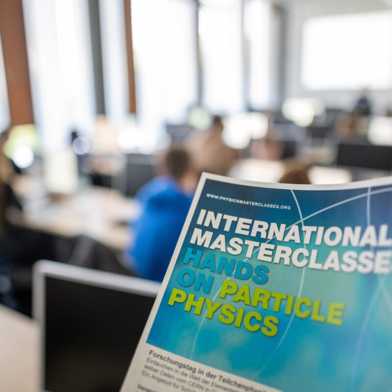 International Masterclasses 2025 –  Teilchenphysikforschung für Jugendliche